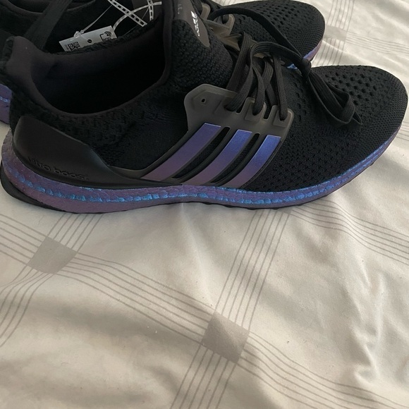 Adidas Ultraboost 5.0 DNA Size US 9 - Picture 2 of 5